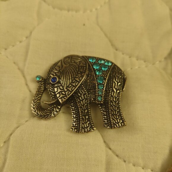 Elephant Brooch Pin - Picture 1 of 2